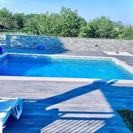 Endi,a Gem Near Sibenik * Unesic