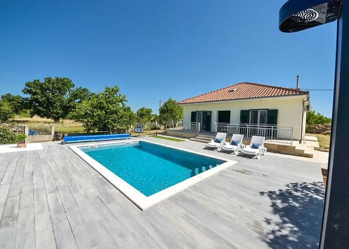 Endi,a Gem Near Sibenik * Unesic