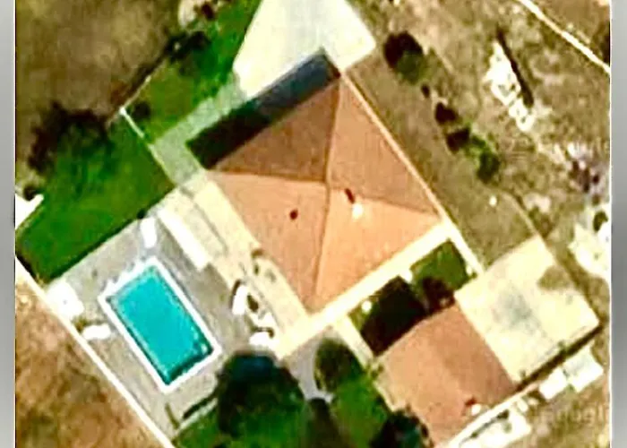 Endi,a Gem Near Sibenik Unesic